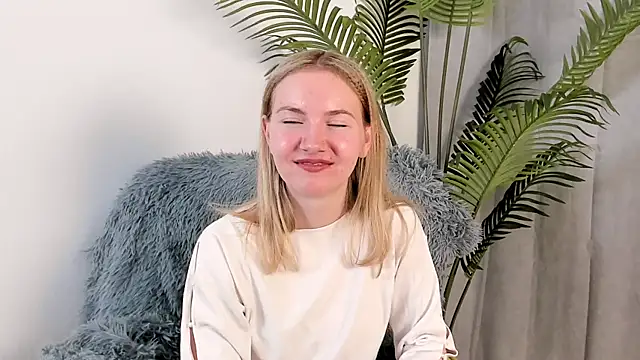 Snapshot of CathyHeximer chatting on October 23, 2025, 1:54 pm CathyHeximer online show from October 23, 2025, 1:54 pm