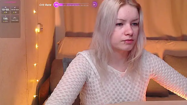 Snapshot of CherryNight6 chatting on November 17, 2025, 6:01 pm CherryNight6 online show from November 17, 2025, 6:01 pm