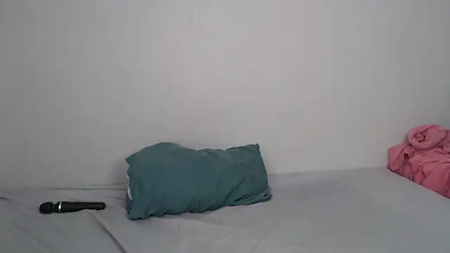 Sweet-PetiteX online show from December 16, 2025, 6:06 am