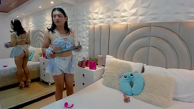 SweetKata  online show from April 18, 2026, 11:56 am