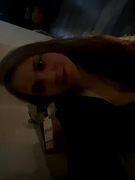 Snapshot of elliepixie chatting on October 22, 2025, 7:24 pm elliepixie online show from October 22, 2025, 7:24 pm