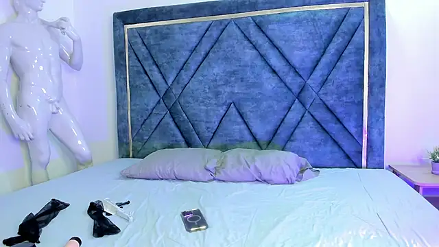 Snapshot of Aurora_Lux chatting on November 3, 2025, 8:34 pm Aurora Lux online show from November 3, 2025, 8:34 pm