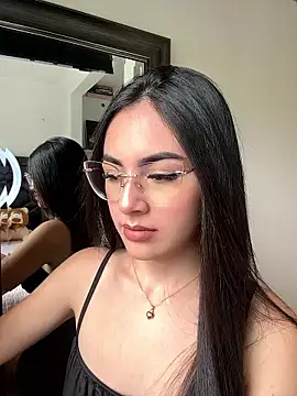 IslaCole online show from January 7, 2026, 7:19 pm