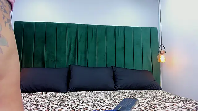 Melody Horney online show from November 8, 2025, 8:45 pm