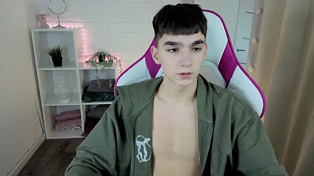 YamiTwink online show from November 20, 2025, 11:22 am