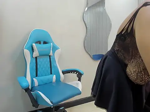 agata18  online show from November 26, 2025, 12:27 pm