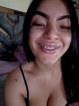 Snapshot of Nuvi_jonhs chatting on December 3, 2025, 11:04 pm Nuvi jonhs online show from December 3, 2025, 11:04 pm