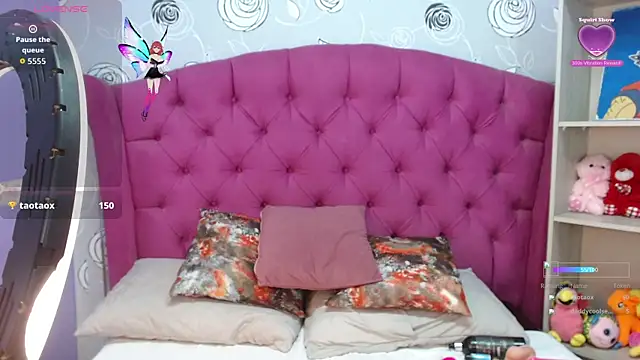 Blaiir Moon online show from November 3, 2025, 3:04 pm