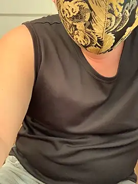 LUOKEKE online show from October 27, 2025, 5:30 am