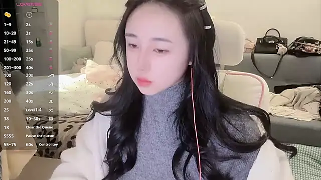 Love-hanzaizai718 online show from January 10, 2026, 11:49 am