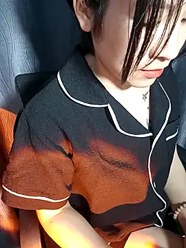 Snapshot of Cherry_Le02 chatting on March 12, 2026, 3:16 pm Cherry Le02 online show from March 12, 2026, 3:16 pm