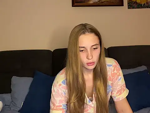 little-girl05 online show from December 3, 2025, 8:08 pm