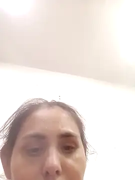 blanca24325 online show from November 18, 2025, 3:32 am