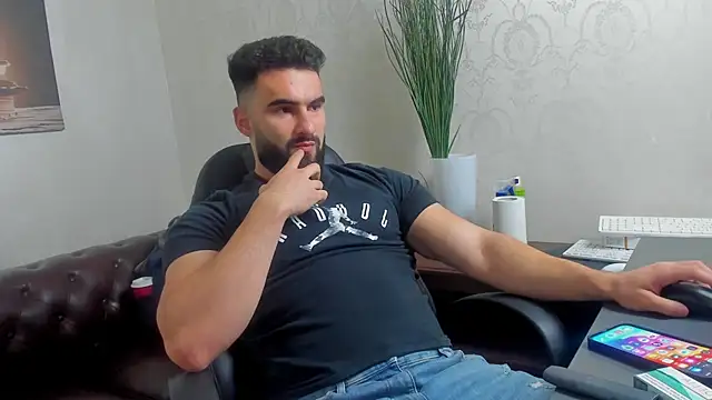 MicahLane online show from October 25, 2025, 4:33 am