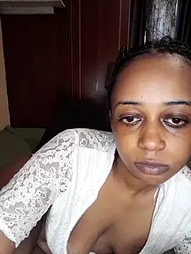 Snapshot of kitty_louise chatting on October 29, 2025, 9:08 am kitty louise online show from October 29, 2025, 9:08 am