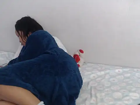 CocoCaramel-X online show from November 28, 2025, 1:33 pm