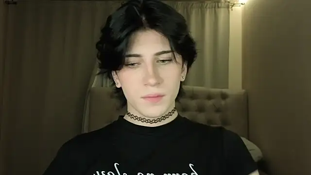 Oliver star boy  online show from April 18, 2026, 7:58 pm