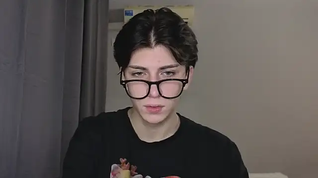 Oliver star boy  online show from November 4, 2025, 5:39 pm