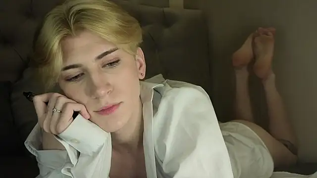 Snapshot of Oliver_star_boy_ chatting on April 27, 2026, 6:06 pm Oliver star boy online show from April 27, 2026, 6:06 pm