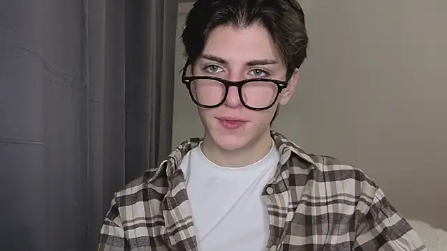 Oliver star boy  online show from November 8, 2025, 5:38 pm