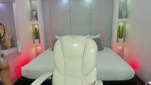 AmyColman  online show from December 2, 2025, 11:34 am