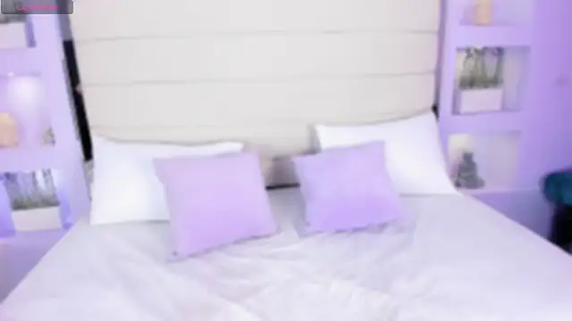 AmyColman  online show from February 5, 2026, 12:12 pm