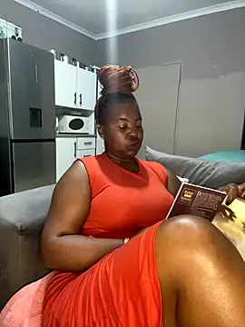 Snapshot of SweetCandy84 chatting on December 14, 2025, 11:16 am SweetCandy84 online show from December 14, 2025, 11:16 am