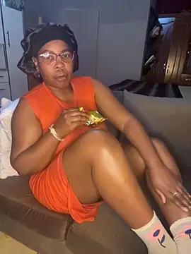 Snapshot of SweetCandy84 chatting on November 17, 2025, 11:47 am SweetCandy84 online show from November 17, 2025, 11:47 am