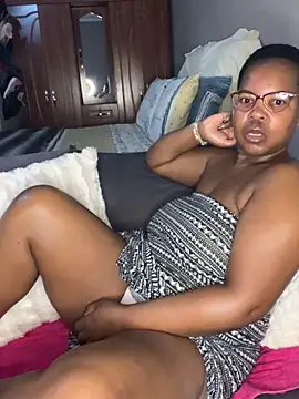 Snapshot of SweetCandy84 chatting on November 20, 2025, 8:59 am SweetCandy84 online show from November 20, 2025, 8:59 am