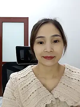 Snapshot of Pig_pig11 chatting on December 15, 2025, 12:44 pm Pig pig11 online show from December 15, 2025, 12:44 pm