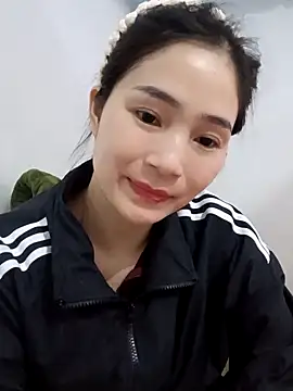 Snapshot of Pig_pig11 chatting on December 2, 2025, 12:18 pm Pig pig11 online show from December 2, 2025, 12:18 pm