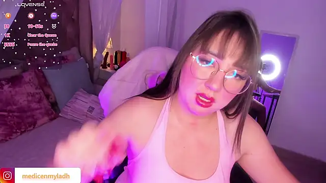 Snapshot of Myla_mayfield chatting on December 15, 2025, 12:11 pm Myla mayfield online show from December 15, 2025, 12:11 pm