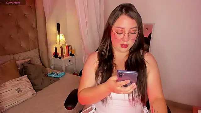 Snapshot of Myla_mayfield chatting on November 27, 2025, 11:43 am Myla mayfield online show from November 27, 2025, 11:43 am