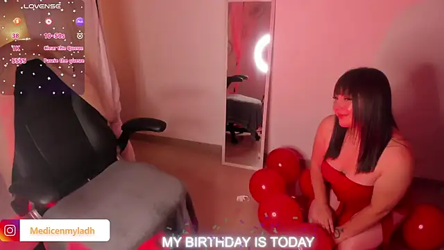 Snapshot of Myla_mayfield chatting on December 14, 2025, 11:38 am Myla mayfield online show from December 14, 2025, 11:38 am