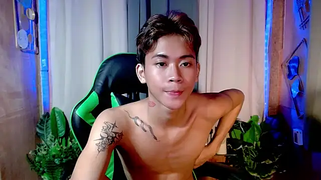 Snapshot of AsianCuteGuy21 chatting on November 14, 2025, 3:48 pm AsianCuteGuy21 online show from November 14, 2025, 3:48 pm