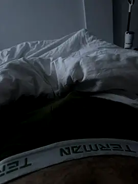 Snapshot of Just__Fun chatting on December 18, 2025, 2:49 am Just Fun online show from December 18, 2025, 2:49 am