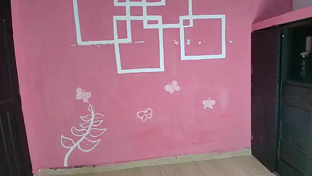 Esmesweet23 online show from November 14, 2025, 8:12 pm