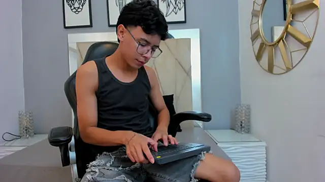 adams bobby online show from March 5, 2026, 11:07 am