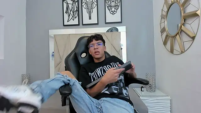 adams bobby online show from November 28, 2025, 11:21 am