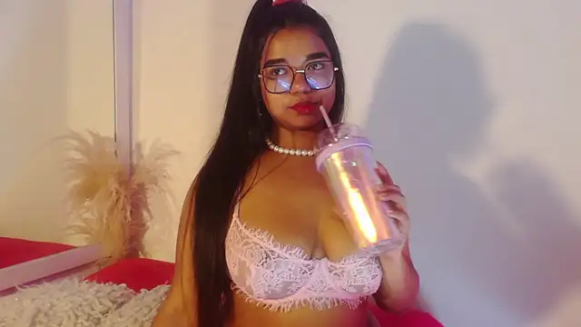 Snapshot of Zafiro_Evans chatting on November 28, 2025, 6:30 pm Zafiro Evans online show from November 28, 2025, 6:30 pm