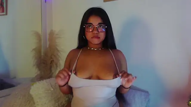 Snapshot of Zafiro_Evans chatting on November 12, 2025, 6:56 pm Zafiro Evans online show from November 12, 2025, 6:56 pm