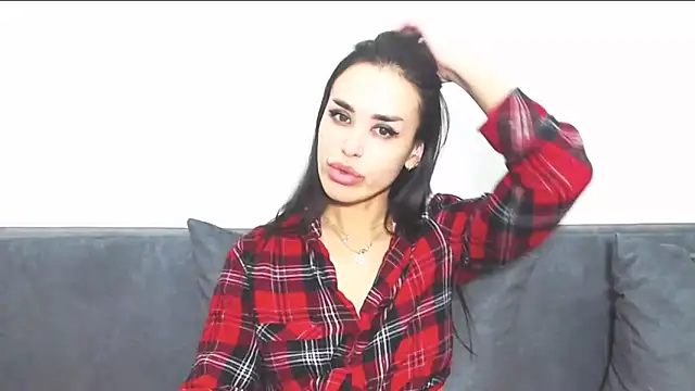 velvetveyraX online show from February 11, 2026, 5:57 pm