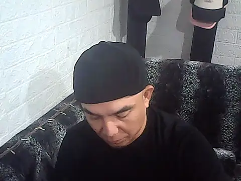 yourasiandesire69 online show from December 5, 2025, 2:54 am