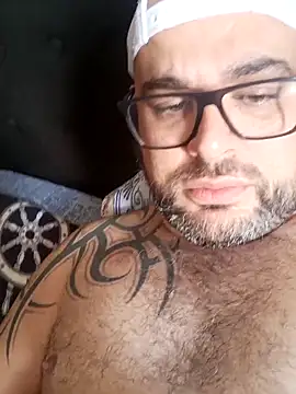 Snapshot of ursosvp chatting on November 4, 2025, 3:27 pm ursosvp online show from November 4, 2025, 3:27 pm