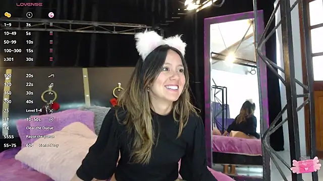 Snapshot of LunaaMorena chatting on November 29, 2025, 1:44 pm LunaaMorena online show from November 29, 2025, 1:44 pm