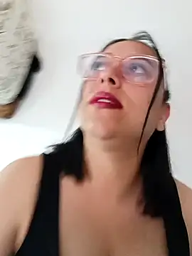 Snapshot of Caroline-17 chatting on November 25, 2025, 6:08 pm Caroline-17 online show from November 25, 2025, 6:08 pm