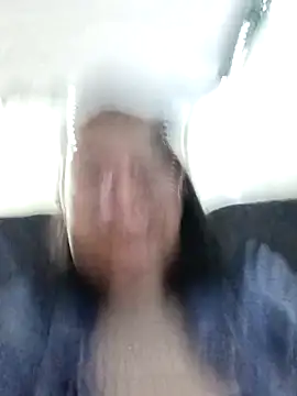 Snapshot of Caroline-17 chatting on December 3, 2025, 12:12 am Caroline-17 online show from December 3, 2025, 12:12 am