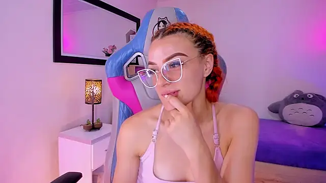 Snapshot of celeste_blazze_ chatting on February 18, 2026, 4:14 pm celeste blazze online show from February 18, 2026, 4:14 pm