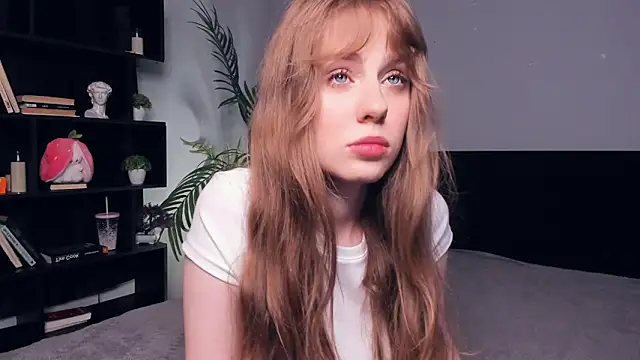 TessaStruble online show from November 7, 2025, 8:41 am