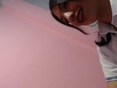 Victoria Alvarez online show from October 31, 2025, 3:58 am